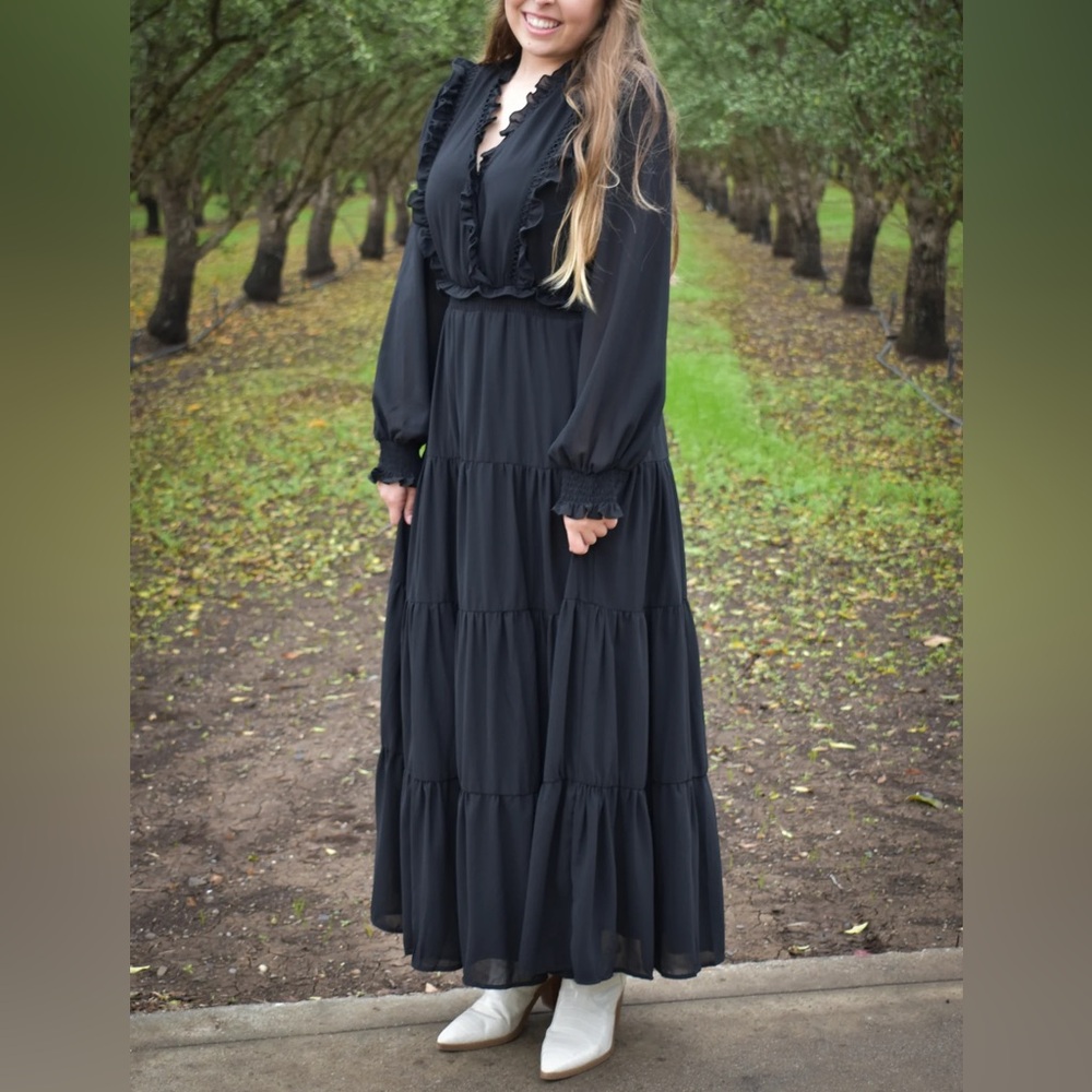 Elegant Black Maxi Dress